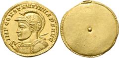 RÖMER RÖMISCHE KAISERZEIT. Constantin I., der Große, 307 - 337 n. Chr. Goldmedaillon ø 22mm (4,87g). Um 318 n. Chr. Mzst. Treveris (?). Vs.: IMP CONSTANTINVS PF AVG, behelmte Panzerbüste mit Speer u. 
