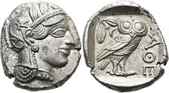 GRIECHEN ATTIKA. ATHEN. Tetradrachme ø 26mm (17,18g). 454 - 404 v. Chr. Vs.: Kopf der Athena mit attischem Helm, der mit drei Lorbeerblättern geschmückt ist, Ohrring und Perlenkette n. r. Rs.: ΑΘΕ, Eu