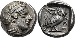 GRIECHEN ATTIKA. ATHEN. Tetradrachme ø 24mm (16,66g). 454 - 404 v. Chr. Vs.: Kopf der Athena mit attischem Helm, der mit drei Lorbeerblättern geschmückt ist, Ohrring und Perlenkette n. r. Rs.: ΑΘΕ, Eu