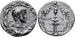 RÖMER RÖMISCHE KAISERZEIT. Gaius Caesar, 20 v. Chr. - 4 n. Chr. Denar ø 19mm (3,60g). 17 v. Chr., geprägt unter Augustus. Mzst. unbestimmt. Vs.: CA-ES-AR, Kopf n. r., alles in Corona civica (Eichenlau