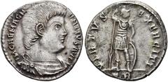 RÖMER RÖMISCHE KAISERZEIT. Magnentius, 350 - 353 n. Chr. Siliqua ø 19mm (2,95g). Mzst. Treveris. Vs.: IM CAE MAGN-ENTIVS AVG, drapierte Panzerbüste n. r. Rs.: VIRTVS EXERCITI / TR, Kaiser in Militärtr