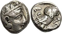 GRIECHEN ATTIKA. ATHEN. Tetradrachme ø 22mm (17,10g). 400/390 - 353 v. Chr. Vs.: Kopf der Athena mit verziertem u. bekränztem attischen Helm n. r. Rs.: ΑΘΕ, Eule n. r. stehend, Kopf in Vorderansicht, 