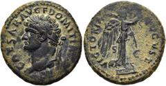 RÖMER RÖMISCHE KAISERZEIT. Domitian als Caesar, 69 - 81 n. Chr. AE As ø 28mm (10,65g). 73 - 74 n.Chr. Mzst. Rom. Vs.: CAESAR AVG F DOMITIAN COS II, Kopf mit Lorbeerkranz n.l. Rs.: VICTORIA AVGVST / S 