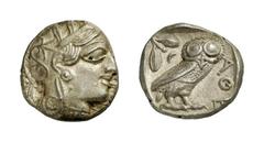 ATTIKA ATHEN Tetradrachmon, ca. 420 - 400 v. Chr. 17.14 g. Kopf der Athena mit ölzweiggeschmücktem, attischen Helm, Ohranhänger und Halskette rechts. Rs: AQE. Eule nach rechts stehend, den Kopf en fac