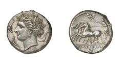 GRIECHISCHE MÜNZEN (GREEK COINS) SYRAKUS SYRAKUS Agathokles (317 - 289 v. Chr.) Tetradrachmon, ca. 310 - 305 v. Chr. 17.21 g. Kopf der Arethusa mit Schilfkranz, Ohranhänger und Perlenhalskette links, 