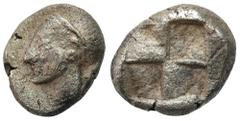 Ancient Coins: Greece Greece, Ionia - Phokaia. Diobolus (ca. 521478 BC) AW: Głowa kobiety w hełmie w lewo RW: Kwadrat incusum podzielony na cztery części Przyzwoicie zachowane, patyna. Details: 1,24 g