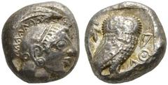 GRIECHISCHE MÜNZEN ATTIKA ATHEN Tetradrachmon um 500. Athenakopf im attischen Helm mit Helmzier n.r.; sie ist geschmückt mit einem scheibenförmigen Ohranhänger. Rv. ΔΘE Eule n.r. stehend, Kopf frontal