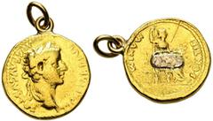Imperio Romano TIBERIO. Aureo. (Au. 7,92g/19mm). 14-37 d.C. Lugdunum. (RIC 27). Anv: Cabeza laureada de Tiberio a derecha, alrededor leyenda: TI CAESAR DIVI AVG F AVGVSTVS. Rev: Livia sentada a derech