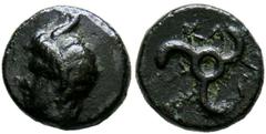 Monedas Griegas DINASTIAS DE LYCIA, Pericles. Ae12. (Ae. 2,08g/12mm). 380-360 a. C. Ceca incierta. (SNG von Aulock 4257-8). Anv: Cabeza de Pan a izquierda. Rev: Triskeles, alrededor leyenda griega. MB