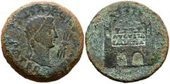 Hispania Antigua EMERITA AUGUSTA (Mérida). Dupondio. (Ae. 25,19g/34mm). 14-36 d.C. (FAB-1027). Anv: Cabeza radiada de Augusto a derecha, delante rayos, alrededor leyenda: DIVVS AVGVSTVS PATER. Rev: Pu