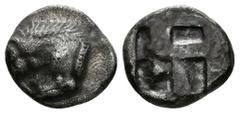 Ancient Greek coins MASSALIA. Tritartemorión. 480-470 a.C. A/ León a izquierda deborando a su presa. R/ Cuatripartito incuso a modo de aspas. LT.303; Sch/L.28-29. Ar. 0,80g. MBC. Ex. Gorny & Mosch 233