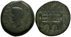 Hispania Antigua EMERITA AUGUSTA (Mérida, Badajoz). Dupondio. (Ae.23,73g/34mm). 14-36 d.C. (FAB-1039). Anv: Cabeza de Tiberio a izquierda, alrededor leyenda: TI CAESAR AVGVSTVS PATER PATRIAE. Rev: Pue