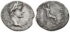 Imperio Romano TIBERIO. Denario. (Ar. 3,49g/19mm). 36-37 d.C. Lugdunum. (RIC 30). Anv: Cabeza de Tiberio a derecha, alrededor leyenda: TI CAESAR DIVI AVG AVGVSTVS. Rev: Livia sentada a derecha con ram