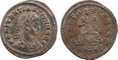 Constantin II, nummus, Rome, 3e officine, 320 A/CONSTANTINVS IVN NOB C Buste lauré, drapé et cuirassé, à droite R/ROMAE A - ETERNAE// [R]C (T) Roma assise à droite tenant un bouclier inscrit XV SUP+ ,