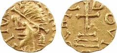 Bourgogne / Jura ?, trémissis indéterminé à la tête à gauche et croix, c.600-650 A//IIV//- /// Tête à gauche, portant une sorte de diadème ou casque R/[////]DOVI Croix posée sur trois marches TTB, RR 