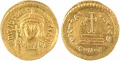 Byzantine coins Tibère II Constantin, solidus, Constantinople, 8e officine, 578-582 A/Dm Tib CONS - TANT P P AVI Buste couronné vu de face, avec cuirasse, tenant un globe crucigère et un bouclier orné