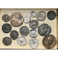 Empire romain - Roman Empire lot de 16 p., dont: 3 p. de la République; Faustine la Jeune, sesterce, R/ Hilaritas; Alexandre Sévère, sesterce, R/ Pax; denier en bronze, R/ Pax; Trajan Dèce, antoninien