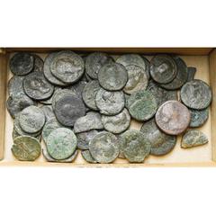 Empire romain - Roman Empire lot de 52 bronzes: Auguste, as et demi-as (4) de Nîmes; sesterces (12) de Trajan (2), Hadrien, Antonin le Pieux, Marc Aurèle (2), Faustine la Jeune (2), Lucilla (2), Commo