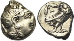 Greek world ATTIQUE, ATHENES, AR tétradrachme, vers 250 av. J.-C. D/ T. casquée d'Athéna à d., le casque orné d'un fleuron et de feuilles d'olivier. R/ AΘE Chouette à d., t. de f. A g., pousse d'olivi