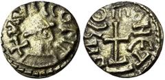 MIDDLE AGES MEROVINGIENS, tremissis d''électrum, vers 660-675, Quentovic. Monétaire Anglus II. D/ + VVICCO FIT B. stylisé à d. R/ ANGLO MONET Croix sur deux degrés. Belfort 4966; Prou 1130 var.; Lafau