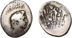 ROMAN REPUBLIC Sextus Pompeius Magnus, AR denier, 42-40 av. J.-C., Sicile. D/ MAG· PIVS· IMP· ITER T. de Pompée à d. A g., un vase à sacrifice. A d., un lituus. R/ PRAEF/ CLAS· ET· ORAE/ MARIT· EX·S·C