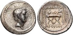 ROMAN REPUBLIC L. Livineius Regulus, AR denier, 42 av. J.-C., Rome. D/ REGVLVS- ·PR· T. à d. R/ Chaise curule entre six fasces. Au-dessus, L·LIVINEIVS. En dessous, REGVLVS. Cr. 494/27; Syd. 1109. 3,46