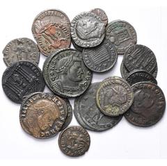 ROMAN EMPIRE lot de 20 p., dont Constance Chlore César, follis, Trèves; Maxence, follis, Rome, R/ Roma dans un temple; Constantin Ier, follis, Trèves; Constance II, centenionalis, Thessalonique et Con