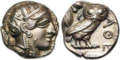 GREEK WORLD ATTIQUE, ATHENES, AR tétradrachme, vers 350 av. J.-C. D/ T. casquée d''Athéna à d., le casque orné d''un fleuron et de feuilles d''olivier. R/ ΑΘΕ Chouette à d., t. de f. A g., pousse d''o