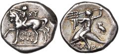 MAGNA GRAECIA CALABRE, TARENTE, AR nomos, 272-235 av. J.-C. D/ Cavalier menant son cheval au pas à g. et cour. l''animal. Au-dessus, ΣY. En dessous, ΛYKI/NOΣ. R/ Taras chevauchant un dauphin à g., bra
