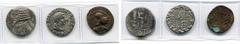 Monde grec - Greek World lot de 3 p.: Royaume parthe, Tiridates, tétradrachme, B. à g./Le roi trônant; Royaume de Bactriane, Hermaios, tétradrachme, B. à d./Zeus trônant; Royaume indo-parthe, Sarpedon