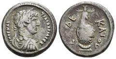 IMPERIO ROMANO. ADRIANO. Tetradracma. Alejandría (125-126). A/ Busto laureado, drapeado y acorazado visto de espaldas a der. R/ Vaso canopo a der.; L DEKATOU. VE 13,09 g. 25 mm. RPC-III.5578. MBC-. Es