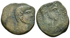 PERIODO DE JULIO CÉSAR A AUGUSTO. JULIO CÉSAR Y OCTAVIANO. Dupondio. Italia (38 a.C.). A/ Cabeza de Octaviano a der., delante interna CAESAR (poco visible), detrás externa DIVI F. R/ Cabeza de César l