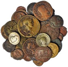 Imperio Romano Imperio Romano 2 denarios, 2 semis y 1 cuadrans de República Romana. 1 semis y 1 as ibéricos. 2 sestercios, 7 ases y dupondios, 7 antoninianos, 1 doble maiorina, 4 follis y 13 pequeños 
