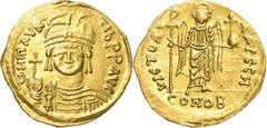 Byzantinische Münzen Mauricius Tiberius 582-602 Solidus 583/602, Constantinopel/Theoupolis Brustbild mit Helm, Diadem, Kreuzglobus und Schild haltend, DN mAVRC TIb PP AVC / Victoria steht mit Staurogr