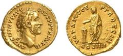 71-Antonin le Pieux (138-161) Aureus - Rome (158-159) - Av. : Tête laurée d'Antonin le Pieux à droite - Rv. : Antonin debout à gauche, tenant une patère au-dessus d'un trépied allumé - Exemplaire de l