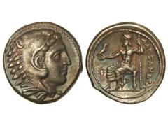 Tetradracma. 336-323 a.C. ALEJANDRO MAGNO. MACEDONIA. Anv.: Cabeza de Hércules con piel de león a derecha. Rev.: Zeus entronizada a izquierda, alrededor leyenda y símbolos. AR. Bonita pátina irisada. 