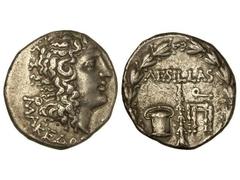 Tetradracma. 90-75 a.C. PELLA. MACEDONIA. Anv.: Cabeza de Alejandro Magno con cuerno de Amón a derecha, debajo leyenda. Rev.: AESILLAS. Maza, silla de cuestor y recipiente. 16,60 grs. AR. Se-1439. MBC