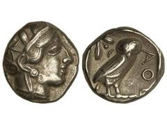 Tetradracma. 449-413 a.C. ATENAS. Anv.: Cabeza de Atenea con casco a derecha. Rev.: Lechuza en pie a derecha, delante A¶E, detrás rama de olivo. 17,20 grs. AR. Se-2526. (EBC-).