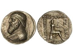 Tetradracma. 123-88 a.C. MITHRADATES II. PARTIA. Anv.: Busto barbado, diademado y acorazado a izquierda. Rev.: Arquero sentado a derecha sobre ónfalos, alrededor leyenda. 16,10 grs. AR. Se-7365. (EBC)