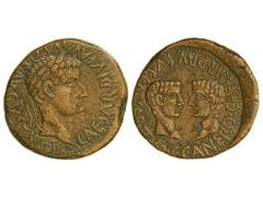 As. ÉPOCA DE TIBERIO. CAESAR AUGUSTA. Anv.: TI. CAESAR DIVI. AVGVSTI. F. AVGVSTVS. Cabeza laureada de Tiberio a derecha. Rev.: NERO. CAESAR DRVSVS CAESAR II VIR. C. C. A. Cabezas enfrentadas de Nerón 
