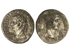 Tetradracma. 26-27 d.C. TIBERIO y AUGUSTO. ALEJANDRÍA. Anv.: Cabeza laureada de Tiberio. Rev.: Cabeza radiada de Augusto. Ve. (Oxidaciones). GIC-312. EBC-.