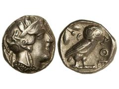 Tetradracma. 449-413 a.C. ATENAS. Anv.: Cabeza de Atenea con casco a derecha. Rev.: Lechuza a derecha, delante A¶E, detrás rama de olivo y creciente. 17,10 grs. AR. Se-2526. MBC+.