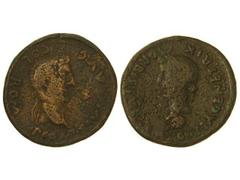 Dupondio. ÉPOCA DE TIBERIO. COLONIA RÓMULA. Anv.: PERM. DIVI AVG. COL. ROM. Cabeza radiada de Augusto a derecha, delante fulmen. Rev.: IVLIA AVGVSTA GENETRIX ORBIS. Cabeza de Livia, debajo globo, enci