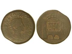 Dupondio. EMERITA AUGUSTA. Anv.: Cabeza radiada de Augusto a derecha, delante fulmen, alrededor leyenda. Rev.: Puerta, sobre ella AVGVSTA EMERITA. 22,30 grs. AB-1027. MBC-.