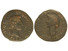 Dupondio. ÉPOCA DE TIBERIO. COLONIA RÓMULA. Anv.: PERM. DIVI AVG. COL. ROM. Cabeza radiada de Augusto a derecha, delante fulmen. Rev.: IVLIA AVGVSTA GENETRIX ORBIS. Cabeza de Livia a izquierda, debajo