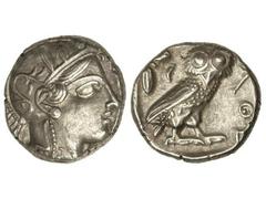 Tetradracma. 449-413 a.C. ATENAS. Anv.: Cabeza de Atenea a derecha. Rev.: Lechuza en pie de frente, delante A¶E, detrás rama de olivo y creciente. 17,21 grs. AR. Se-2526. EBC+.