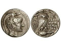 Tetradracma. 136/5 a.C. ATENAS. Anv.: Busto de Atenea a derecha. Rev.: Lechuza sobre ánfora. Leyenda y caduceo alado a izquierda, leyenda a derecha, todo dentro de láurea. 17,10 grs. AR. S-2555 var. E