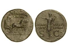 Dupondio. Acuñada el 37-41 d.C. GERMÁNICO. Anv.: GERMANICVS CAESAR. Germánico, en cuadriga a derecha. Rev.: SIGNIS RECEPT. DEVICTIS. GERM. S. C. Germánico en pie a izquierda, portando cetro. Pátina os