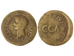 As. ÉPOCA DE TIBERIO. CAESARAUGUSTA. Anv.: TI. CAESAR DIVI AVG. F. AVGVSTVS. Cabeza laureada de Tiberio a izquierda. Rev.: C. C. A. M. CATO. L. (VETTIACVS) II. VIR. 9,90 grs. (Pequeñas rayitas en anve