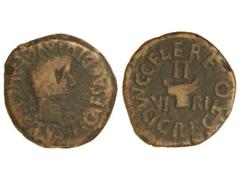 Semis. ÉPOCA DE TIBERIO. CALAGURRIS. Anv.: TI. CAESAR DIVI AVG. F. AVGVSTVS. Cabeza laureada de Tiberio a derecha. Rev.: VI. RI. II G. CELERE. G. RECTO. M. C. I. Cabeza de toro. 7,40 grs. (Golpe en an